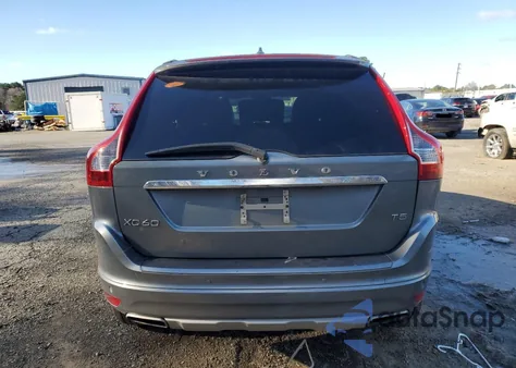 2017 Volvo Xc60 T5 Inscription z USA, uszkodzony, nr VIN YV440MDU8H2199303